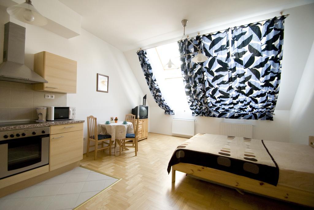 Gozsdu Spacious Apartment Budapest Room photo